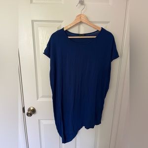 Liquid Jersey V-Neck Genevette Top 18-20 in True Blue